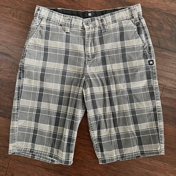 DC Other - DC Gray, Black & White Plaid Checkered Men's Casual Shorts Sz 28